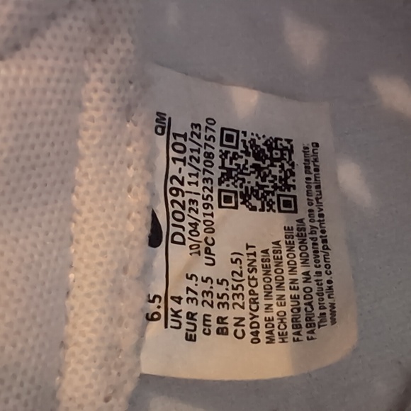 Nike Blazer Low White Sneakers - Picture 10 of 10